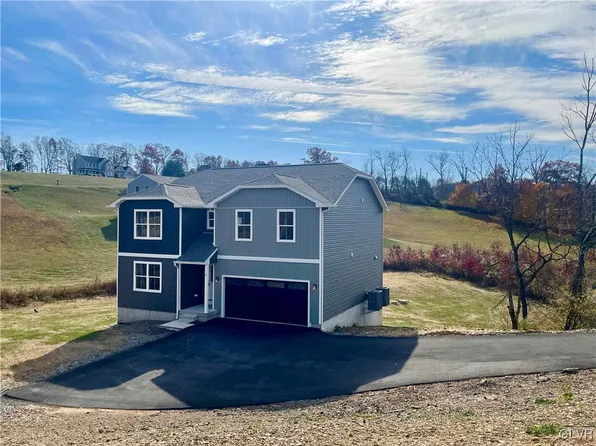 9 Mooreland Ln, New Ringgold, PA 17960