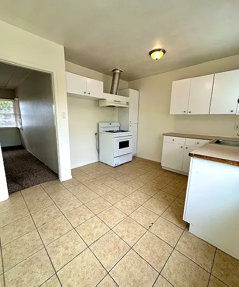 1835 Daisy Ave — Photo 6
