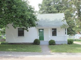 206 4th St, Pilot Grove, MO 65276