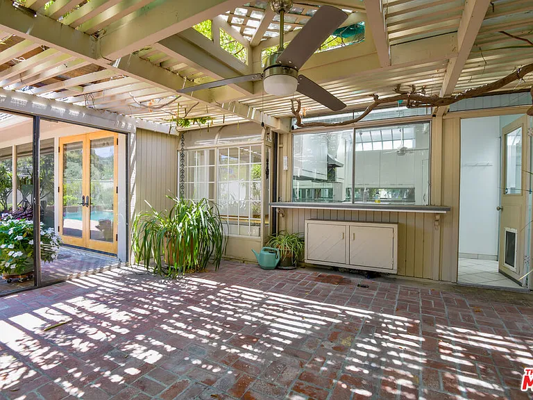 738 Hanley Ave — Photo 8