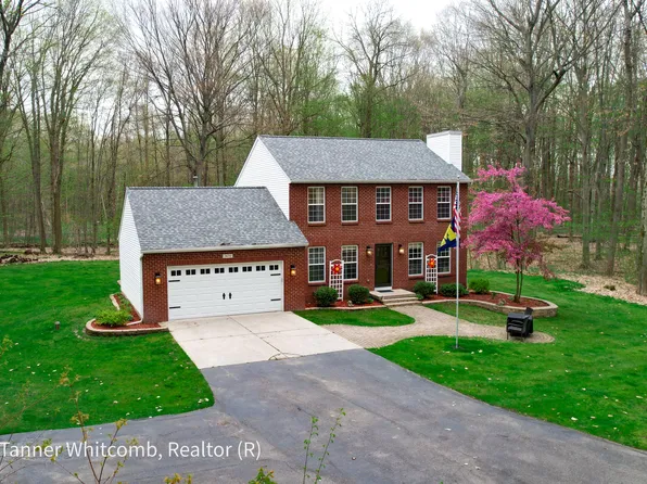 3670 Bennington Dr NE, Cedar Springs, MI 49319