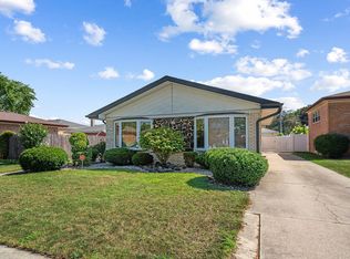 10713 S Laporte Ave, Oak Lawn, IL 60453