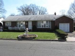 1725 Westover Rd, Clark, NJ 07066