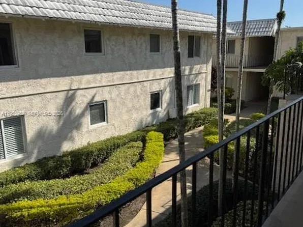 8601 SW 68th Ct APT 23, Miami, FL 33143