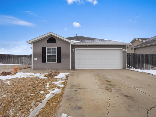 3001 9th St NW, Minot, ND 58703