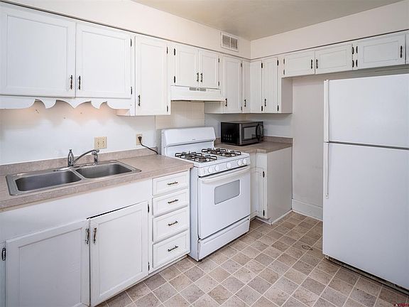 4th image of 318 N Linden Street