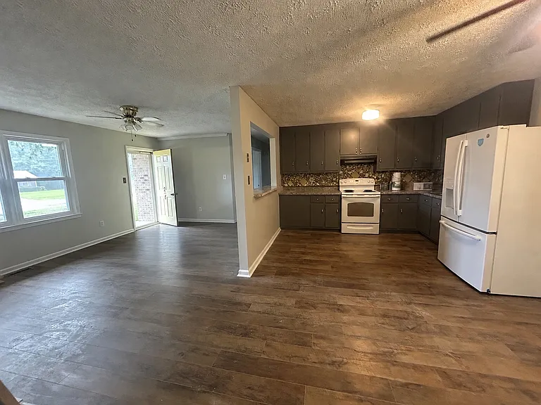 246 Shiloh Rd — Photo 2