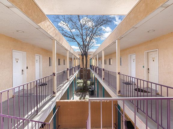 4th image of 4200 Montgomery Blvd NE APT 202