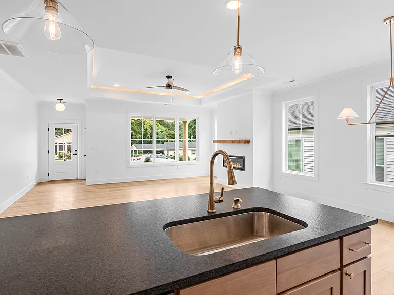 290 Morgan St — Photo 8