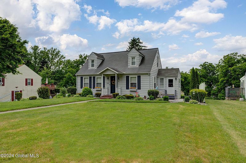 2nd image of 166 Bloomingrove Drive
