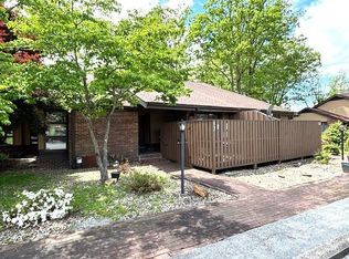 17 Moland Dr APT B, Etowah, NC 28729