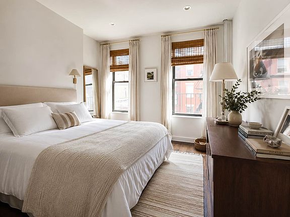 3rd image of 139 Mulberry St #17B