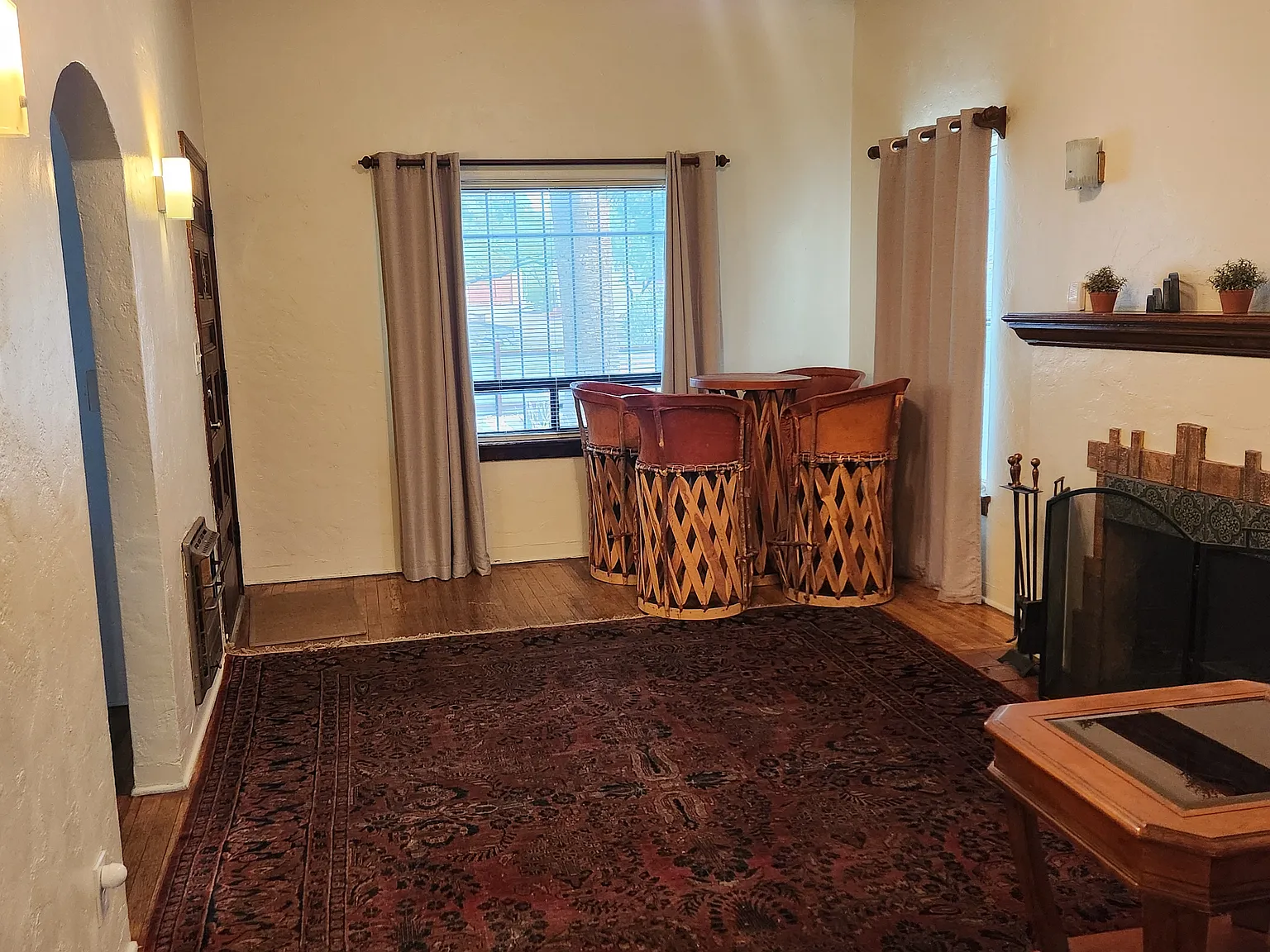 4 bed, 1750 sqft, $3,000 — Photo 2