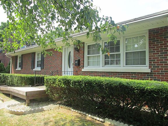 2nd image of 2405 Topeka Rd