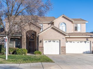 2497 Hanson Ave, Clovis, CA 93611