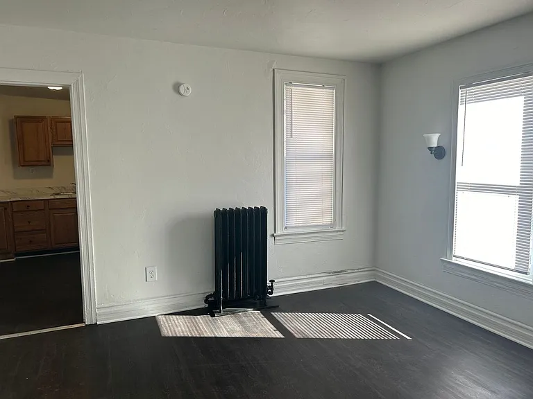 301 N Queen St — Photo 24