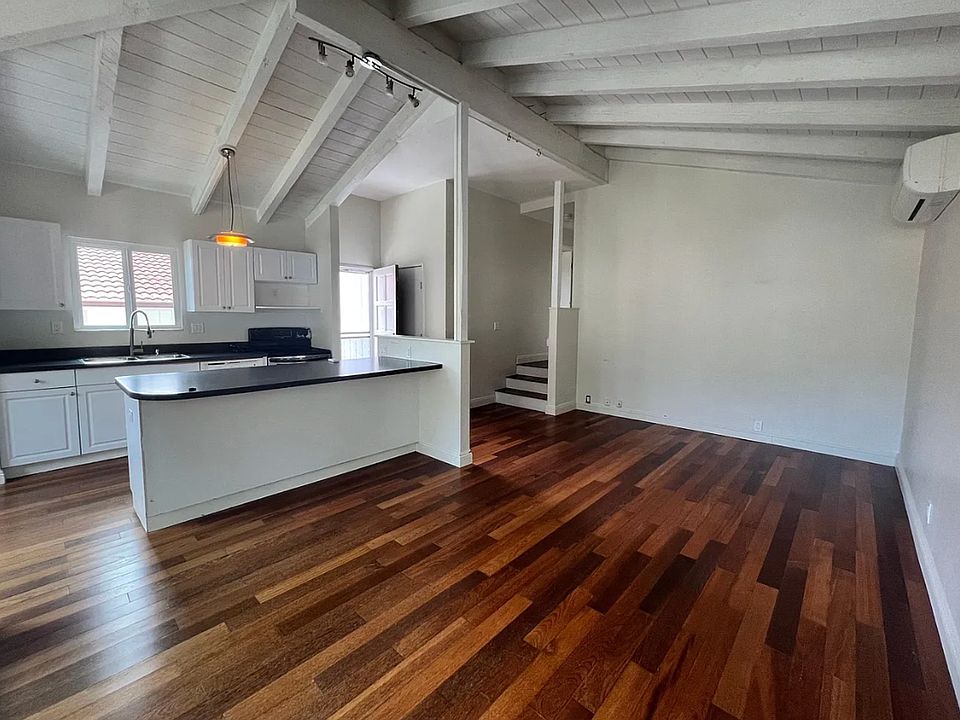 1st image of 826 Kealahou St