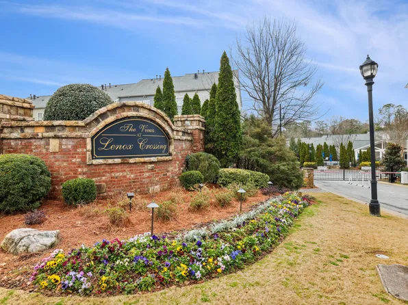 2176 Weldonberry Dr, Atlanta, GA 30319