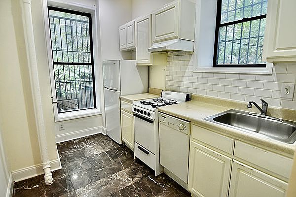 1st image of 272 W 117th St #4A