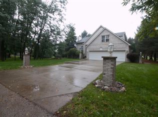 5220 Lobdell Rd, Fenton, MI 48430