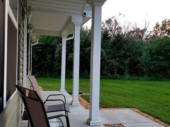 COZY FRONT PORCH