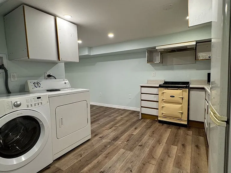 96 Hiawatha Rd #LOWER — Photo 2