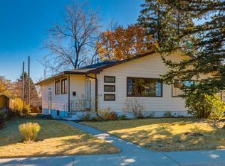 126 W Winston Dr SW, Calgary, AB T3C2P9