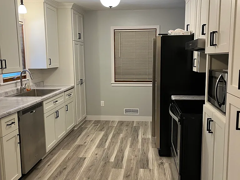 10441 York Ave S — Photo 6