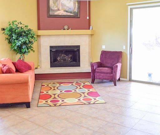 3rd image of 1073 S Viejo Dr