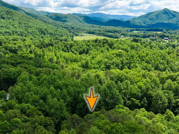 Covemont Ln, Sevierville, TN 37862