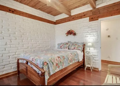 Double bedroom - 1131 W Meadowlark Ln