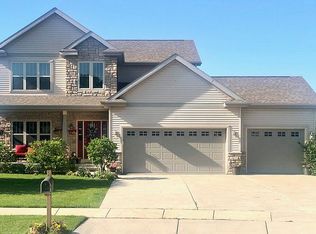 141 Onyx Ct, Oregon, WI 53575