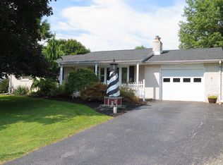 90 Old Farm Ln, York, PA 17406