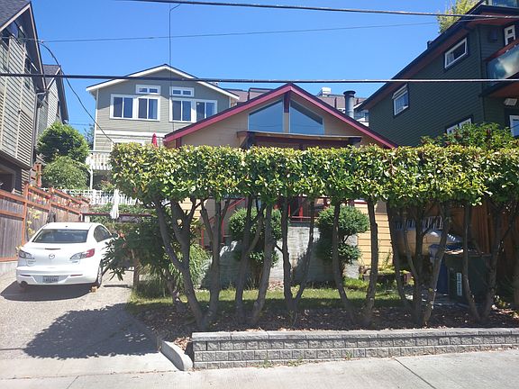 2nd image of 2618 Yale Ave E