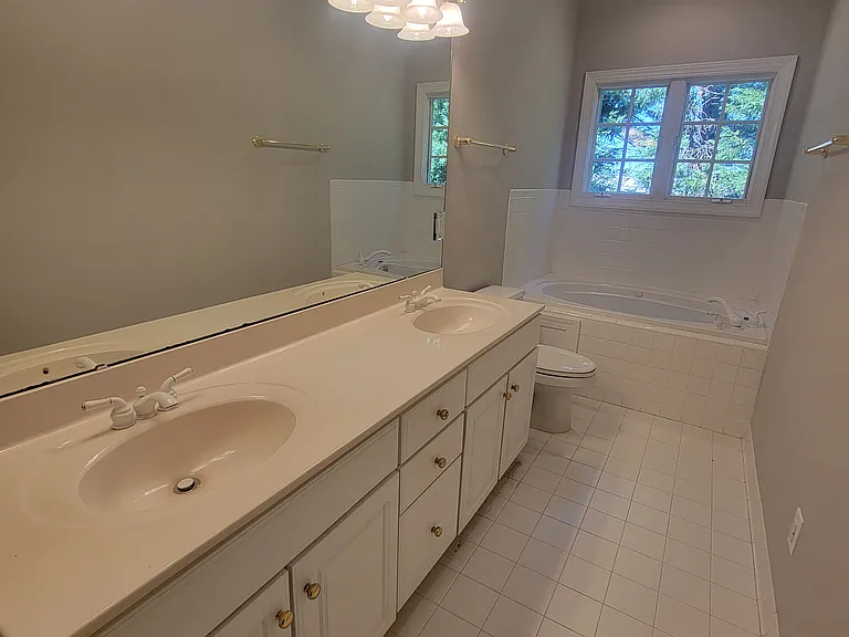 1340 Cameron View Ct — Photo 15