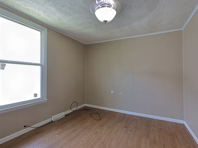 604 N 12th St #1 — Photo 4