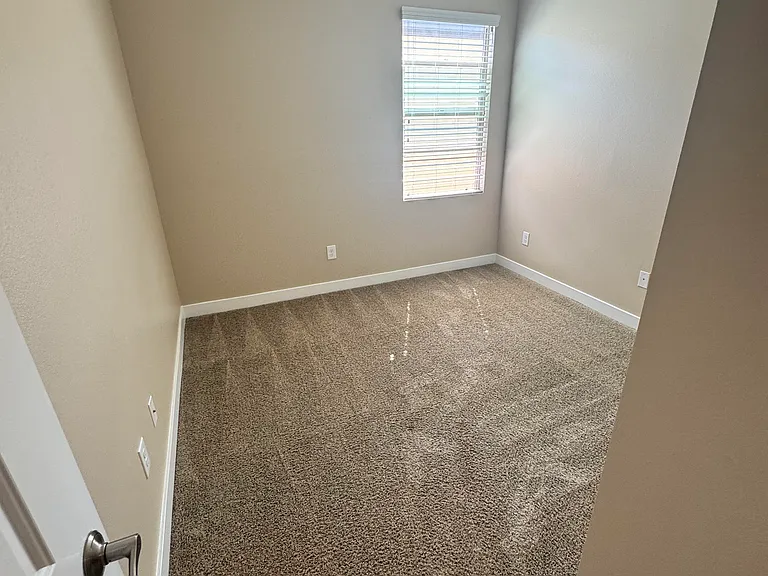 Bedroom 4 - view 1