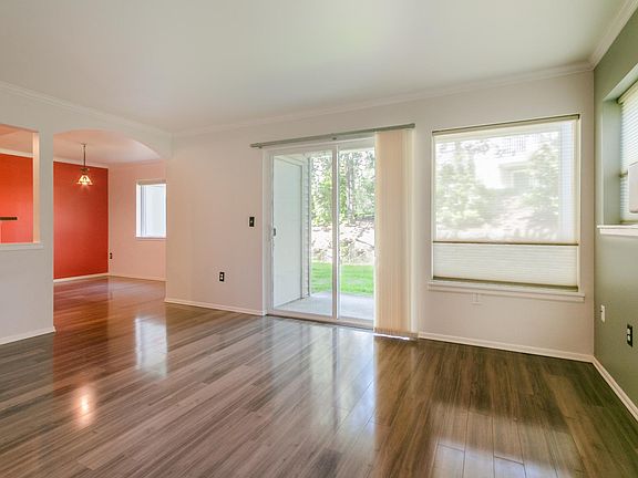 5th image of 25235 SE Klahanie Blvd APT N104