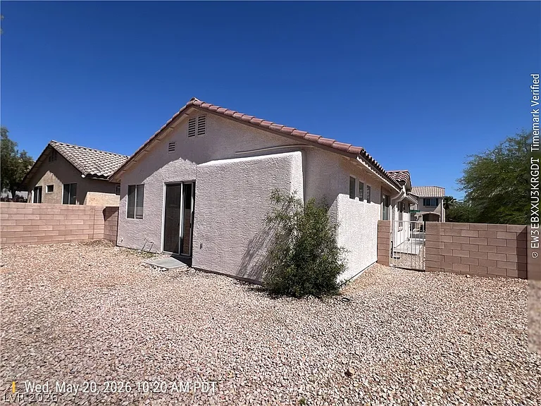 8027 Sapphire Cove Ave — Photo 16