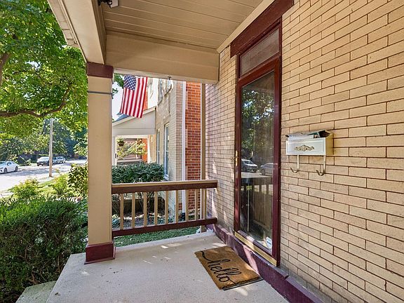 4th image of 951 Mount Pleasant Ave