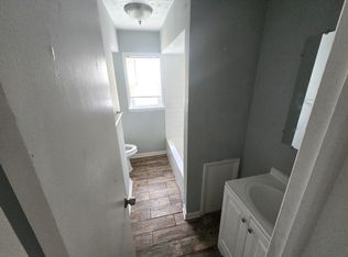 2502 Noble Rd APT 3, Cleveland, OH 44121