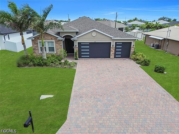 4th image of 838 NW 2nd St