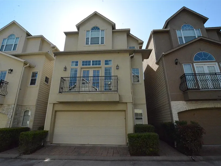9006 Harbor Hills Dr E — Photo 1