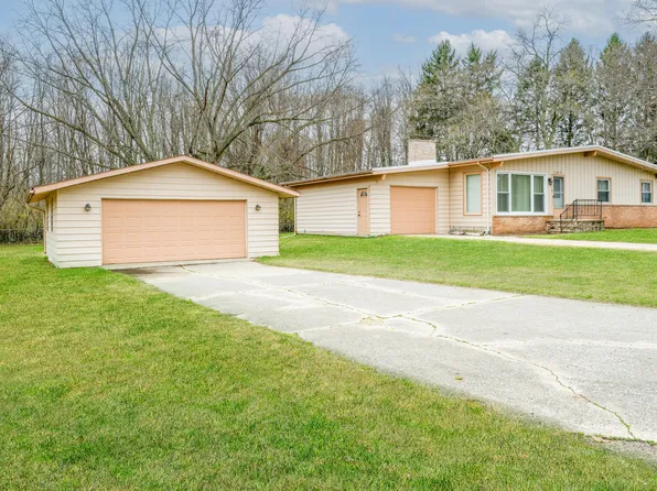 6731 Bayview Dr, Coloma, MI 49038