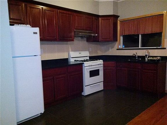 2nd image of 122 Bay 13 St