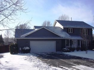 670 Stockdale Rd, Vadnais Heights, MN 55127