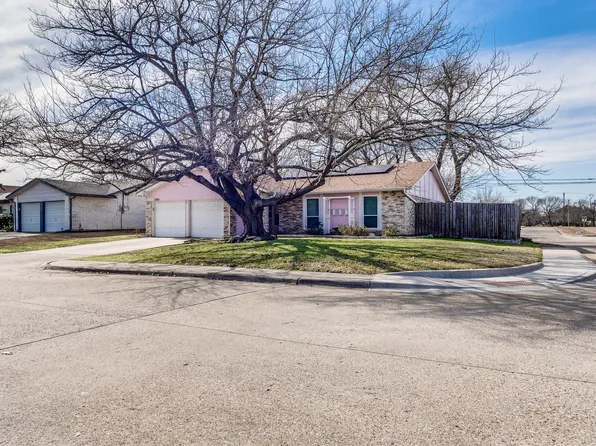 2301 Windchime Dr, Grand Prairie, TX 75051