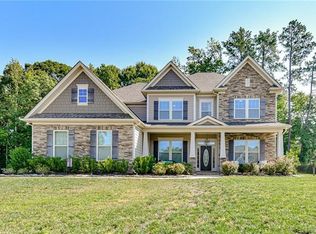 1106 Vickery Dr, Matthews, NC 28104