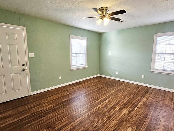 4th image of 135 W Lilac Ln