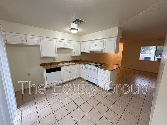 5th image of 2035 S Tracy Ct